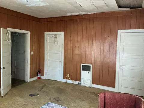 300 E Grand Ave, Comanche, TX 76442 photo 17