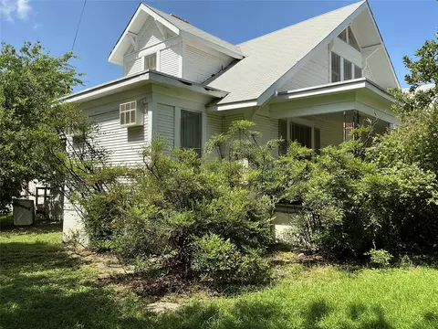 300 E Grand Ave, Comanche, TX 76442 photo 2