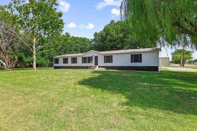201 S Main St, Dodd City, TX 75438