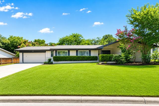 4348 Selkirk Dr W, Fort Worth, TX 76109