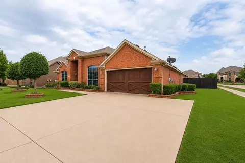 1002 Grover Ct, Cedar Hill, TX 75104