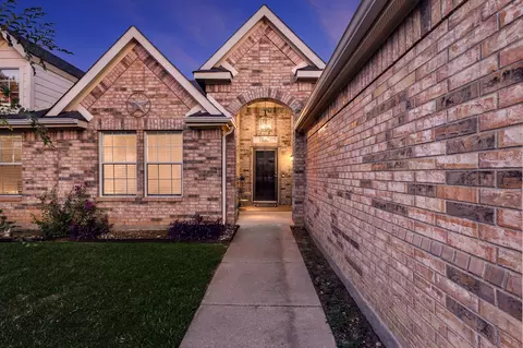 3505 Mustang Dr, Denton, TX 76210
