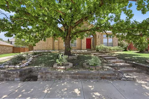 9325 Vista Cir, Irving, TX 75063