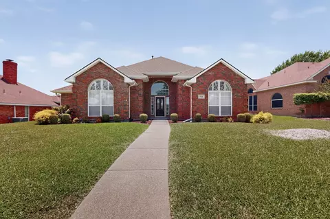 712 Regalwood Dr, Desoto, TX 75115