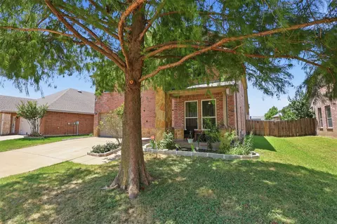 5909 Deck House Rd, Fort Worth, TX 76179
