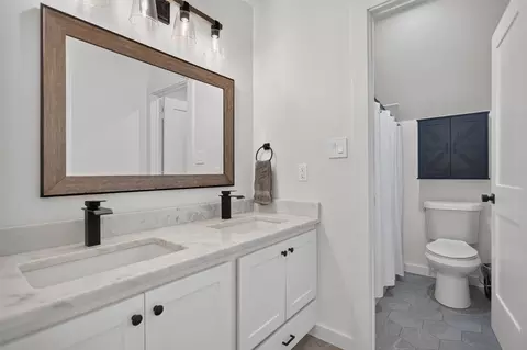 Bath - 4640 County Road 1040, Celeste, TX 75423 photo 4 of 6