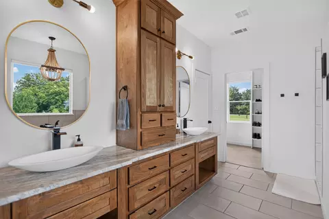 Bath - 4640 County Road 1040, Celeste, TX 75423 photo 1 of 6