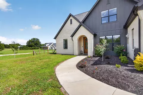 Exterior - 4640 County Road 1040, Celeste, TX 75423 photo 3 of 7