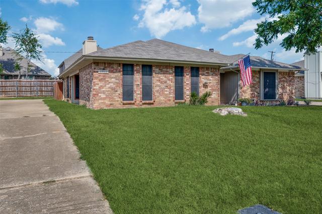 6913 Sierr Dr, North Richland Hills, TX 76180