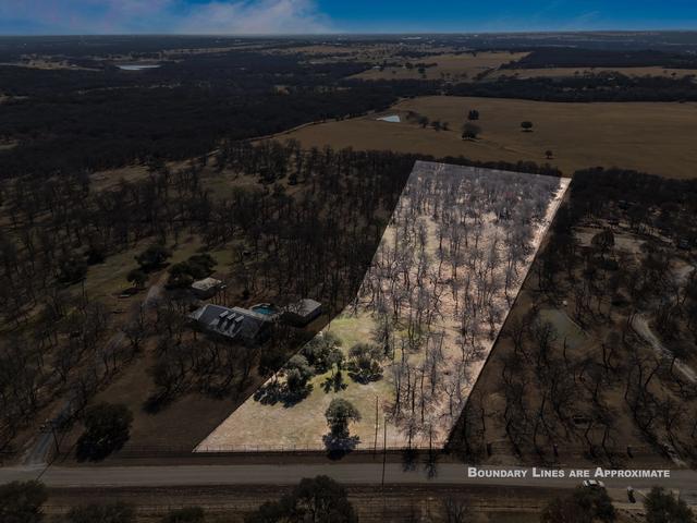 142 Clearwater Dr, Poolville, TX 76487