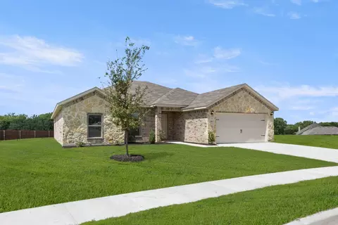 2613 River Bank Dr, Burleson, TX 76028
