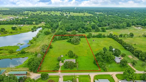 570 N N Ctr, Blossom, TX 75416