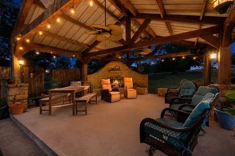 800 River View Rd, Millsap, TX 76066