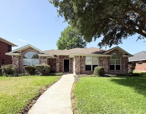 8418 Coventry Dr, Rowlett, TX 75089