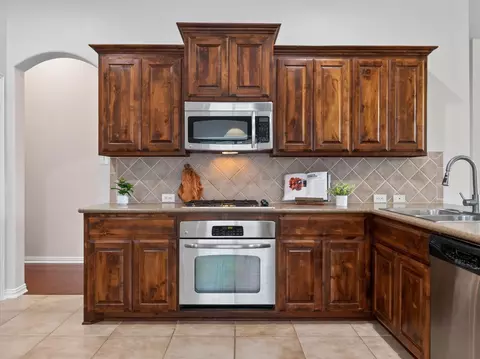 Kitchen - 12304 Durango Root Dr, Fort Worth, TX 76244 photo 3 of 3