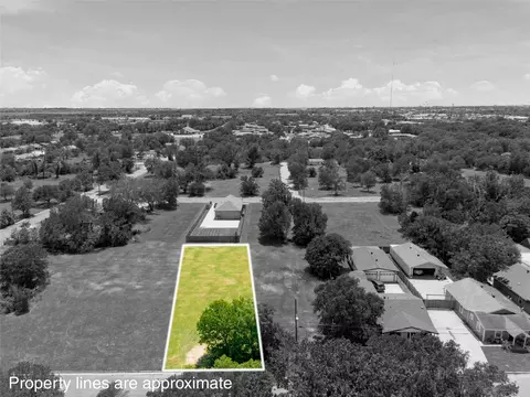 2625 S 7th St, Waco, TX 76706