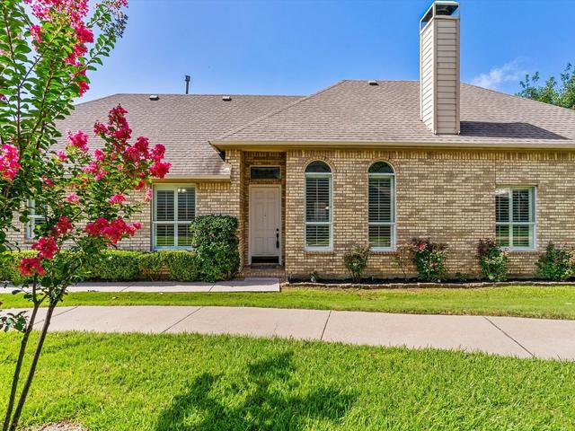 1949 Stonecourt Dr, Bedford, TX 76021