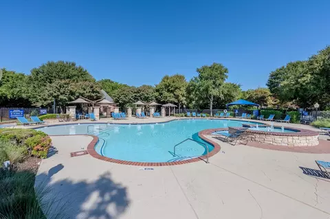 6945 Shoreview Dr, Grand Prairie, TX 75054