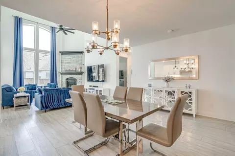 Dining - 2009 Roundtree Cir E, Aledo, TX 76008 photo 1 of 2