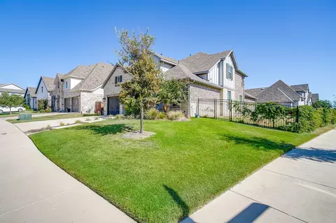 Exterior - 2009 Roundtree Cir E, Aledo, TX 76008 photo 2 of 9