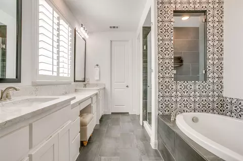 Bath - 2009 Roundtree Cir E, Aledo, TX 76008 photo 1 of 6