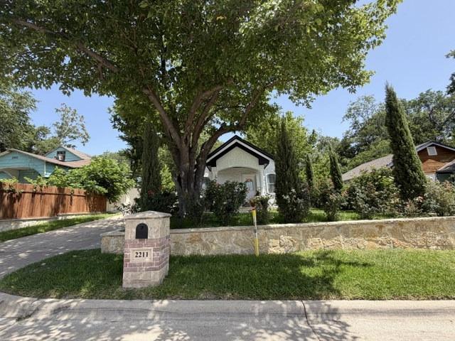 2211 Irion Ave, Fort Worth, TX 76106