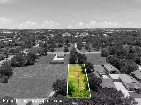 2621 S 7th St, Waco, TX 76712