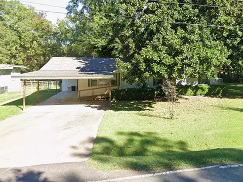 311 Greenwood St, Mooringsport, LA 71060