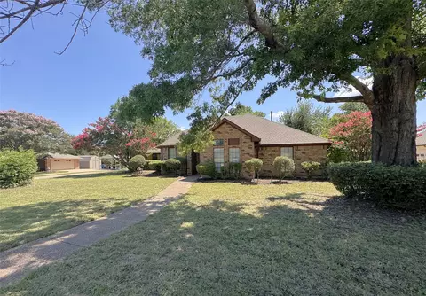 6229 Parkview Dr, Sachse, TX 75048