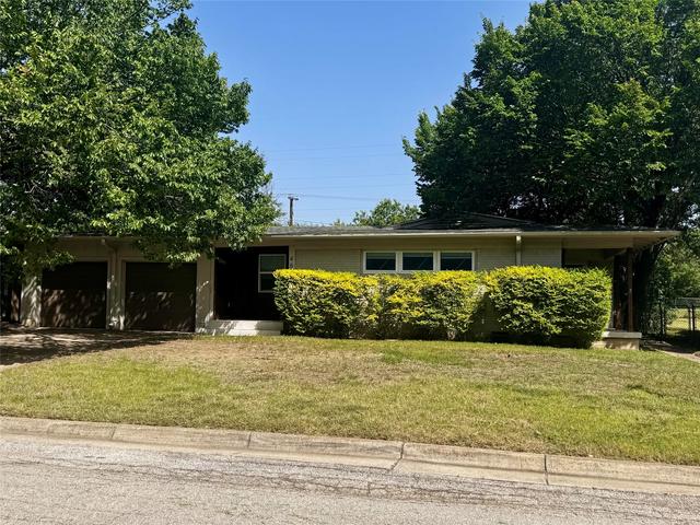 4657 Selkirk Dr, Fort Worth, TX 76109