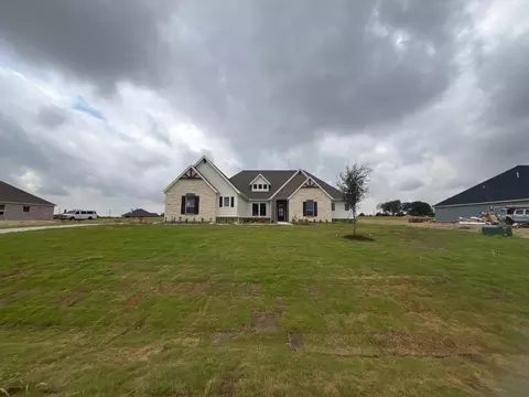 802 Westover Dr, Van Alstyne, TX 75495