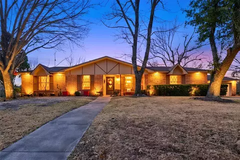 703 Amy St, Canton, TX 75103