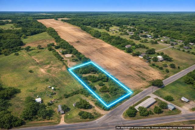 2228 E College St, Athens, TX 75751