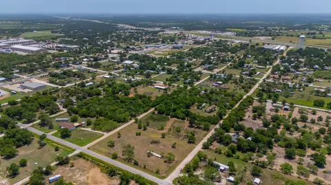 407 W 14th St, Cisco, TX 76437