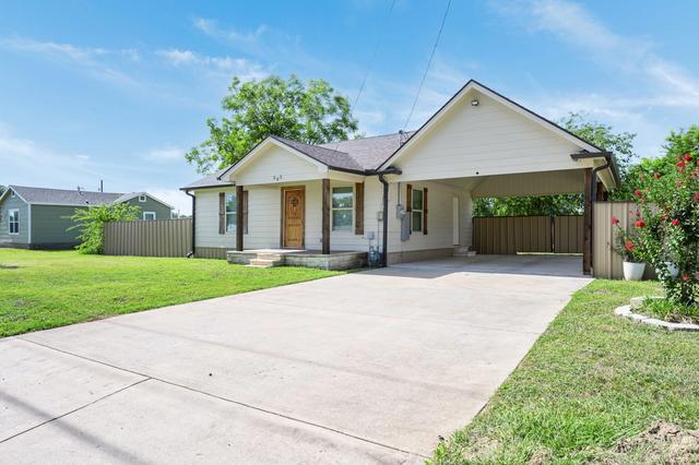 205 SW 11th St, Mineral Wells, TX 76067