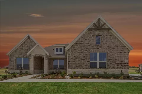711 Water Side Dr, Van Alstyne, TX 75495