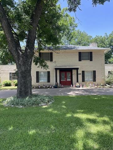 7513 Ravenswood Rd, Granbury, TX 76049