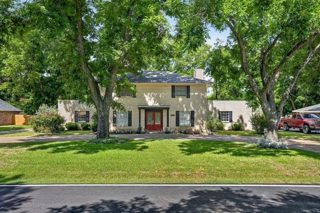 7513 Ravenswood Rd, Granbury, TX 76049