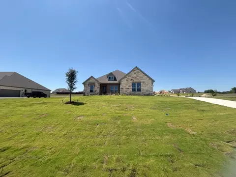 715 Water Side Dr, Van Alstyne, TX 75495