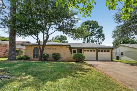 2512 Bent Tree Ln, Arlington, TX 76016