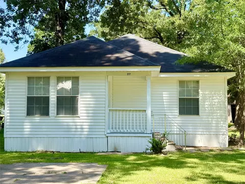 217 3rd Street Pinehill, Springhill, LA 71075