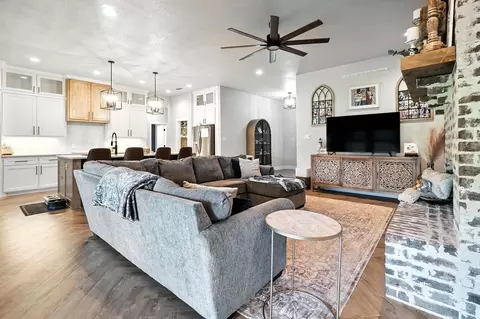 Living - 3318 Ace, Abilene, TX 79606 photo 3 of 5