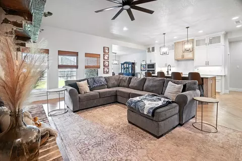Living - 3318 Ace, Abilene, TX 79606 photo 4 of 5