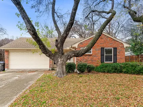 3245 Myra Ln, Farmers Branch, TX 75234