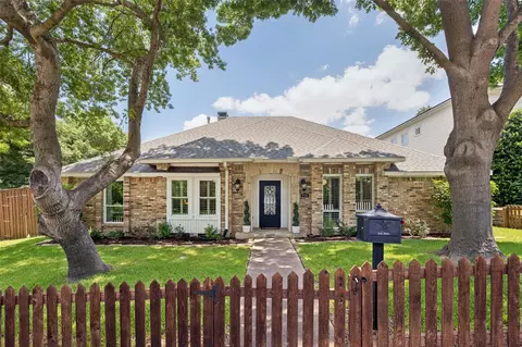 7718 Arborside Dr, Dallas, TX 75231