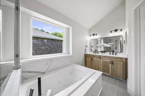 Bath - 4822 Mize Ct, Rowlett, TX 75088 photo 2 of 3