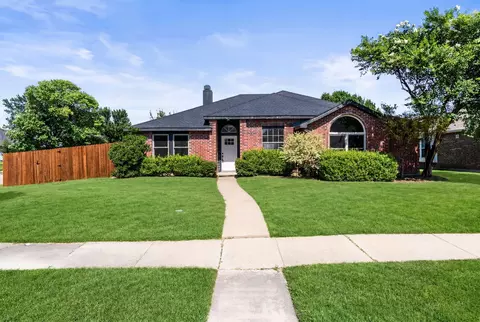 Exterior - 4822 Mize Ct, Rowlett, TX 75088 photo 2 of 5