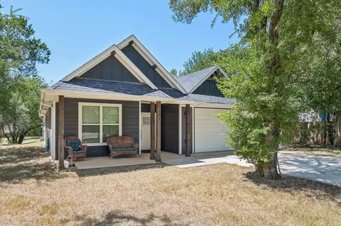 505 S Sky Ct, Granbury, TX 76049