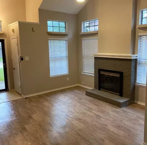 5027 Clover Haven St, Dallas, TX 75227