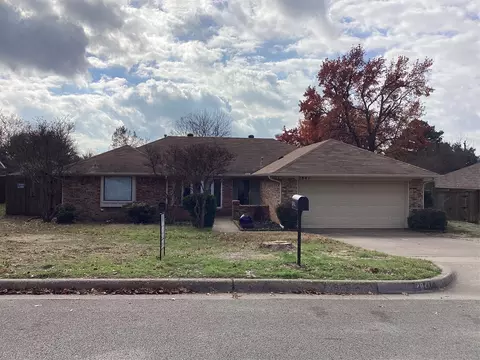 2841 Southridge Dr, Grapevine, TX 76051